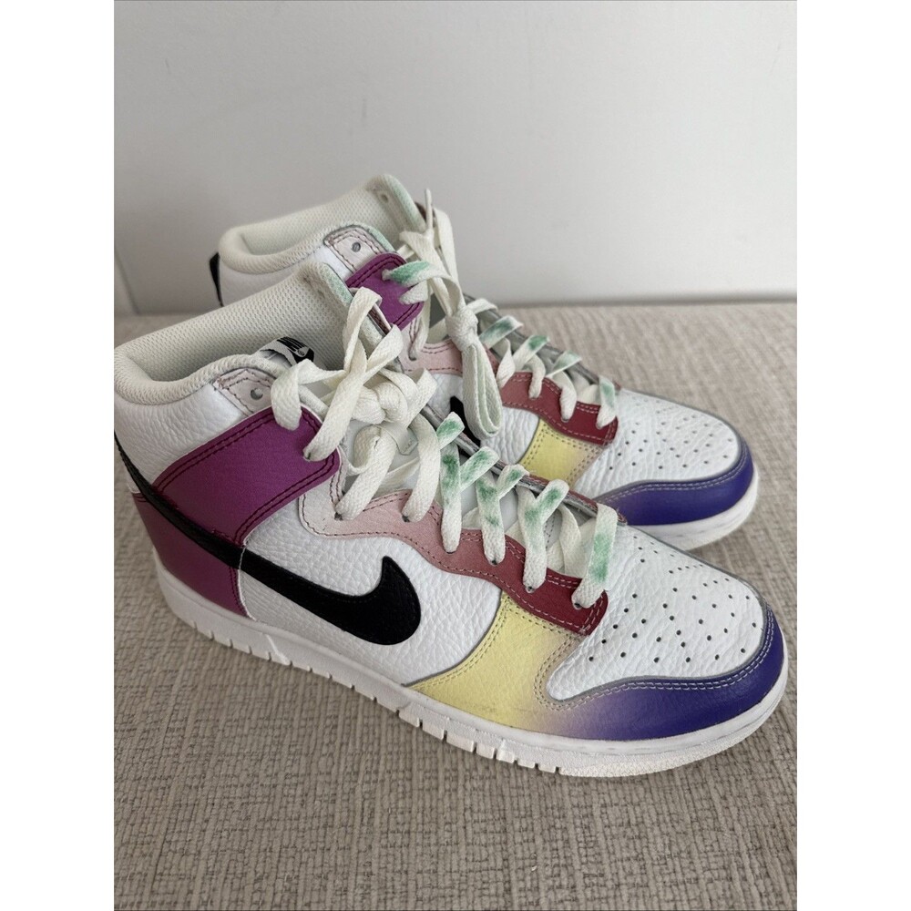 Nike Dunk High SE Women's Athletic Sneaker Multicolor, Size 8 - Picture 1 of 9